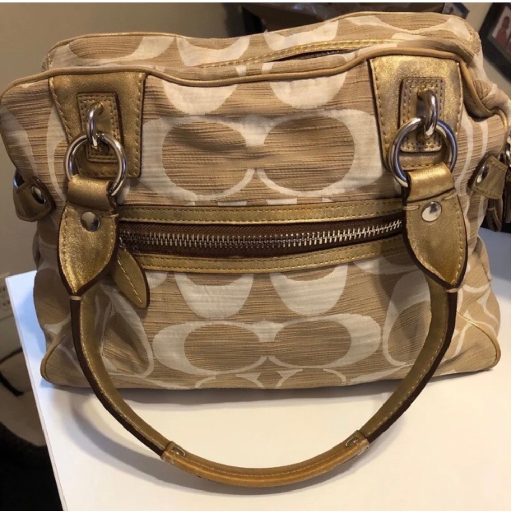 Coach Gold Satin Lined shoulder bag - Picture 4 of 4
